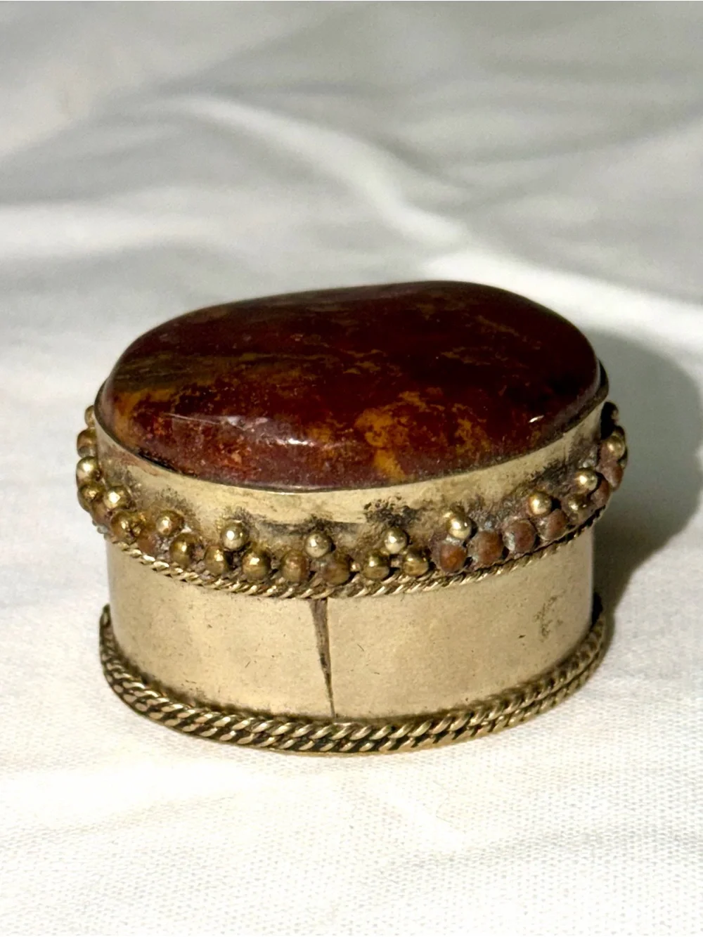 Vintage Red Agate Jasper Stone Oval Trinket Pill Box